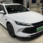 2026 BYD Qin L DM-i Driekwart Aanzicht - Elegant Sedan Ontwerp