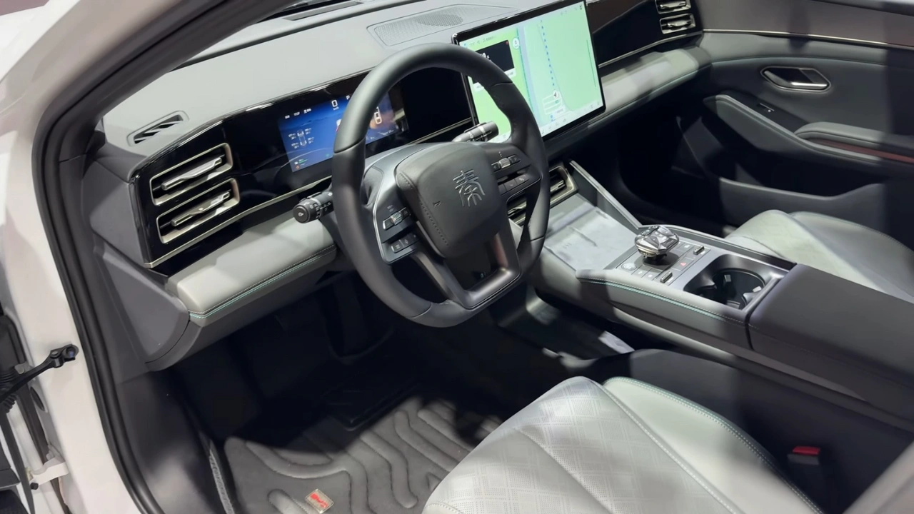 2026 BYD Qin L DM-i Voorinterieur - Compleet Cabineontwerp