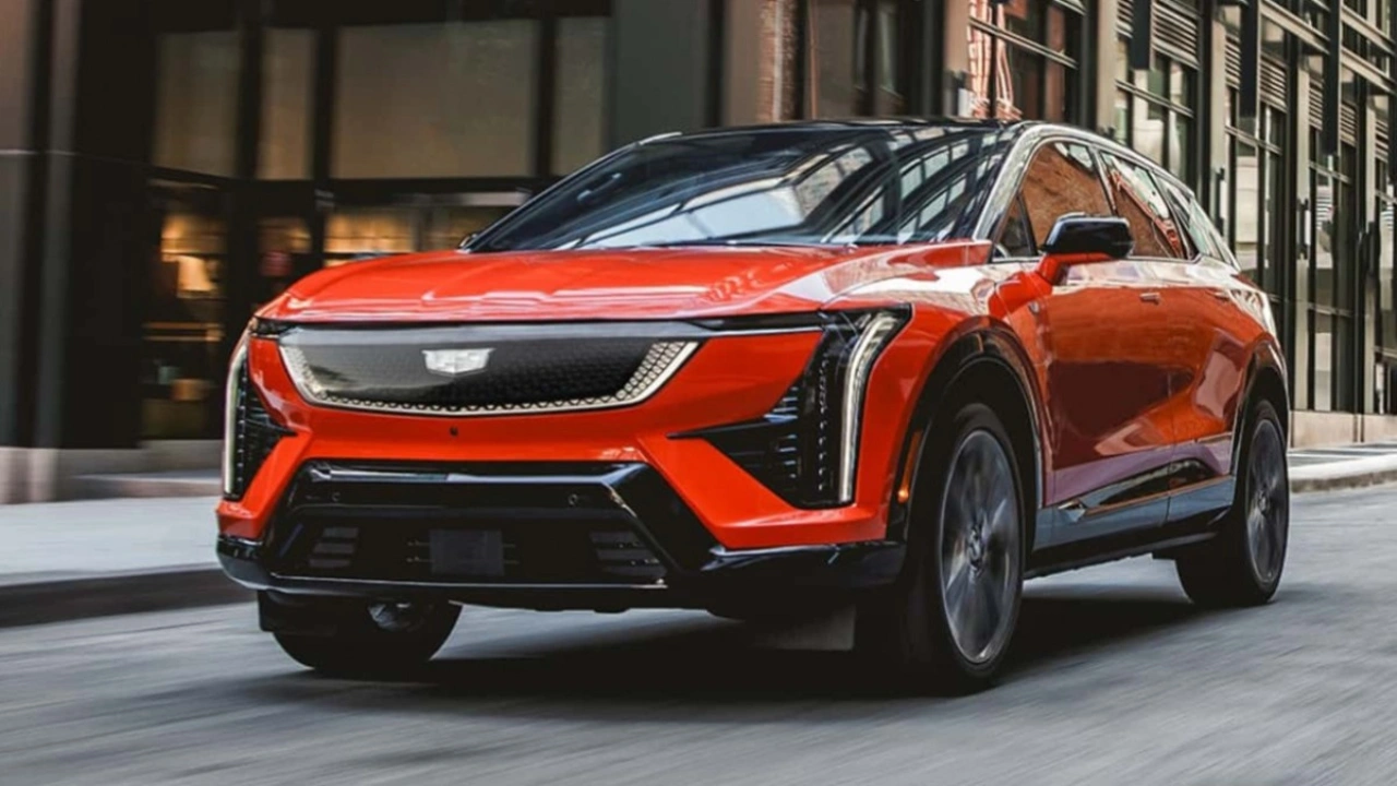 2026 Cadillac Optiq voorkant drie-kwart aanzicht