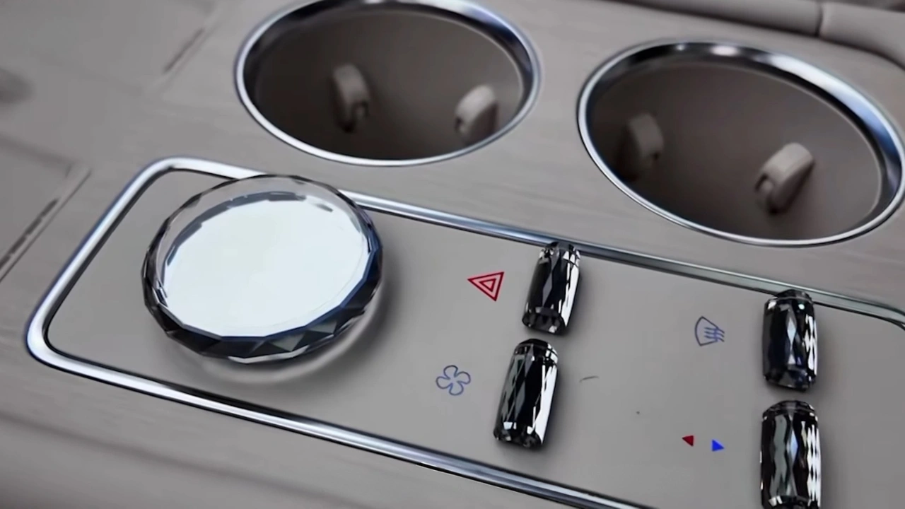 2026 Chery Fulwin T11 EREV Middenconsole met Draadloos Opladen en Bediening