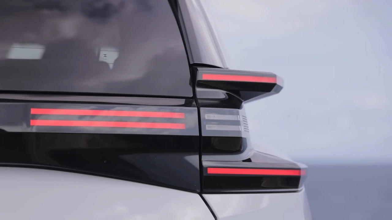 2026 Citroën C5 Aircross Zwevende Achtervleugel Achterlicht