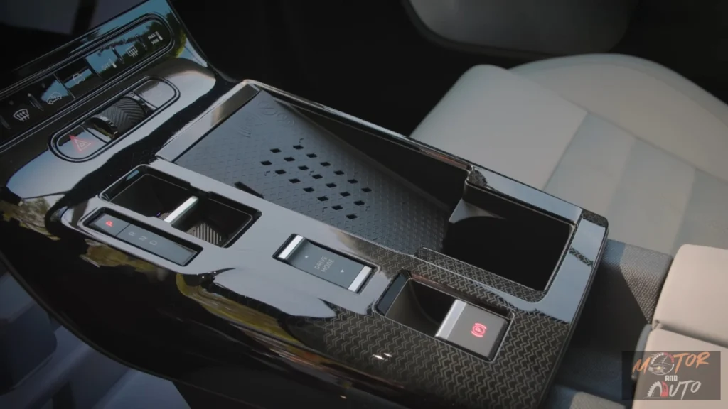 2026 Citroën C5 Aircross middenconsole draadloos opladen