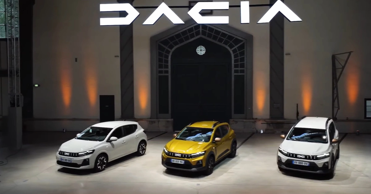 2026 Dacia Modellenreeks - Sandero Stepway Familie Display bij Lanceringsevenement