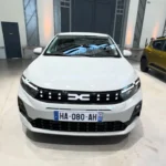 2026 Dacia Sandero Vooraanzicht - Nieuwe Pixelgrille en T-Vormige LED-Verlichting