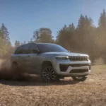 2026 Jeep Grand Cherokee Off-Road Pad Prestaties in Stoffige Omstandigheden