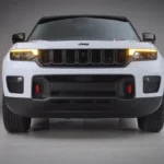 2026 Jeep Grand Cherokee Trailhawk 4xe Vooraanzicht in Bright White
