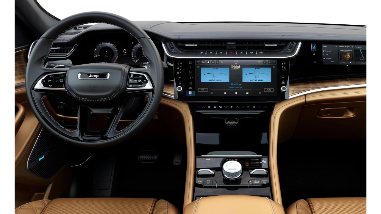 2026 Jeep Grand Cherokee Volledig Interieur Dashboard en Stuurwiel Weergave