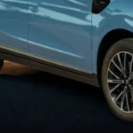 Close-up detail van het 18-inch multi-spaaks lichtmetalen wiel van de 2026 Leapmotor B10 met 235/50 R18 band