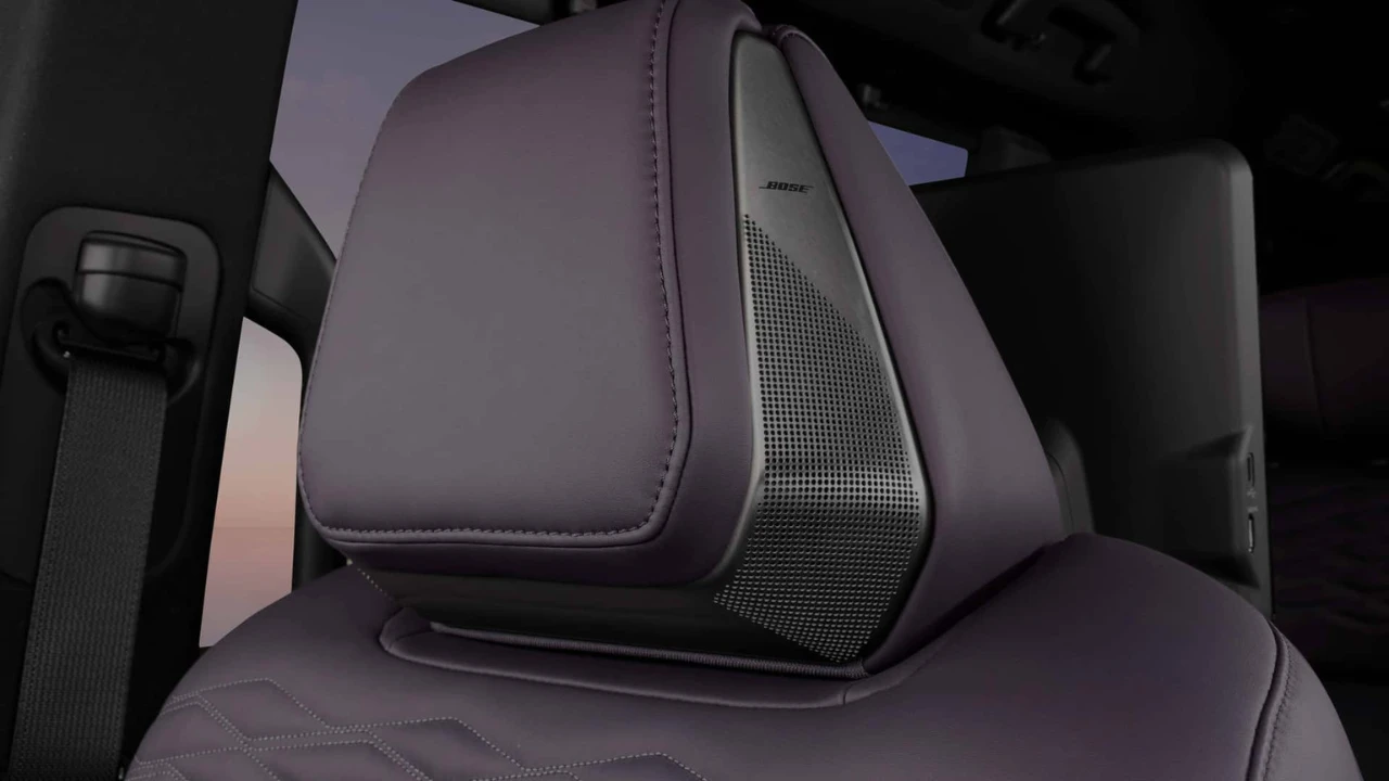 2026 Nissan Elgrand Bose Hoofdsteun Speaker Innovatie