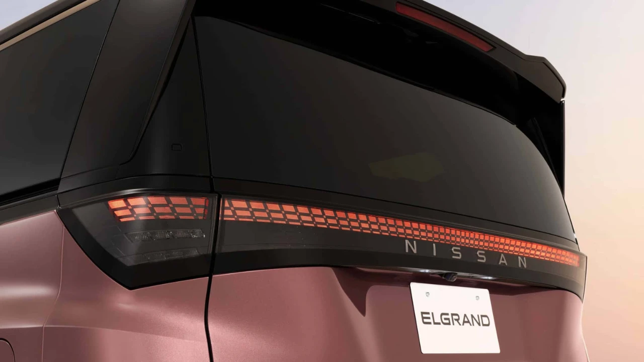 2026 Nissan Elgrand Gepixelde LED Achterlicht Balk Detail