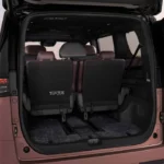 2026 Nissan Elgrand Laadruimte met Derde Rij Zitplaatsen