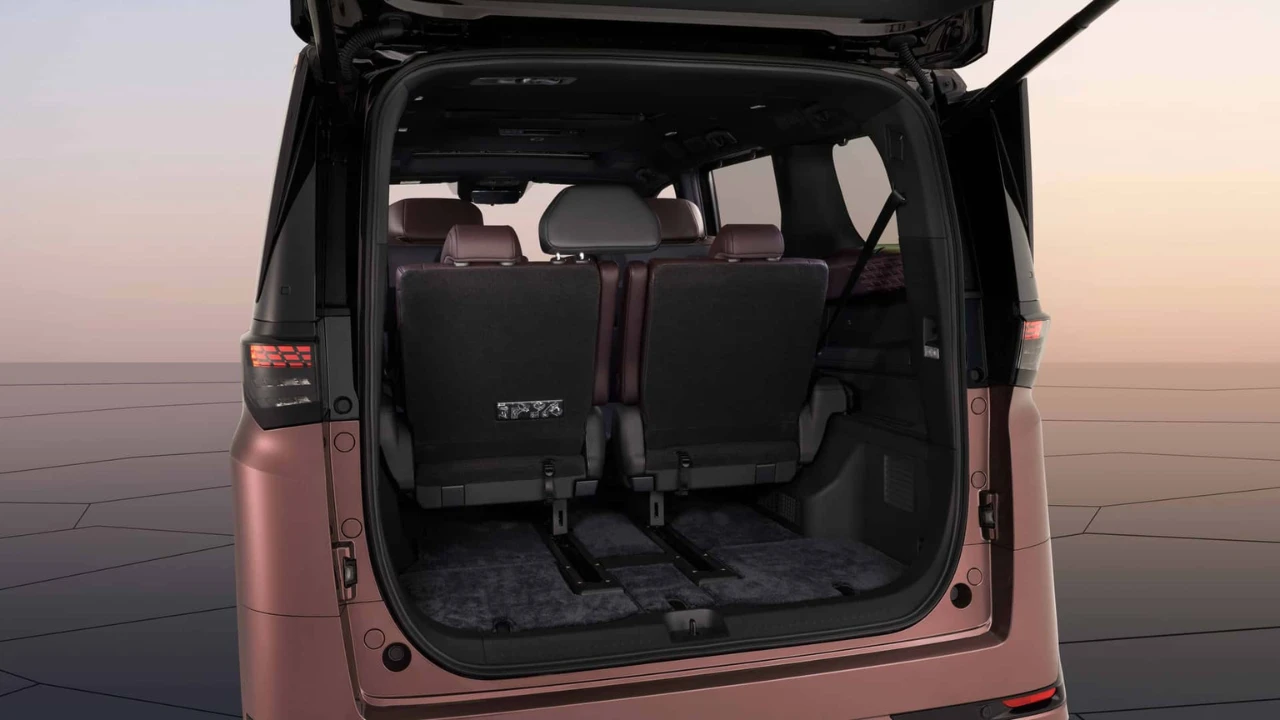 2026 Nissan Elgrand Laadruimte met Derde Rij Zitplaatsen