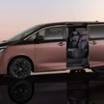 2026 Nissan Elgrand Zijprofiel met Elektrische Schuifdeur
