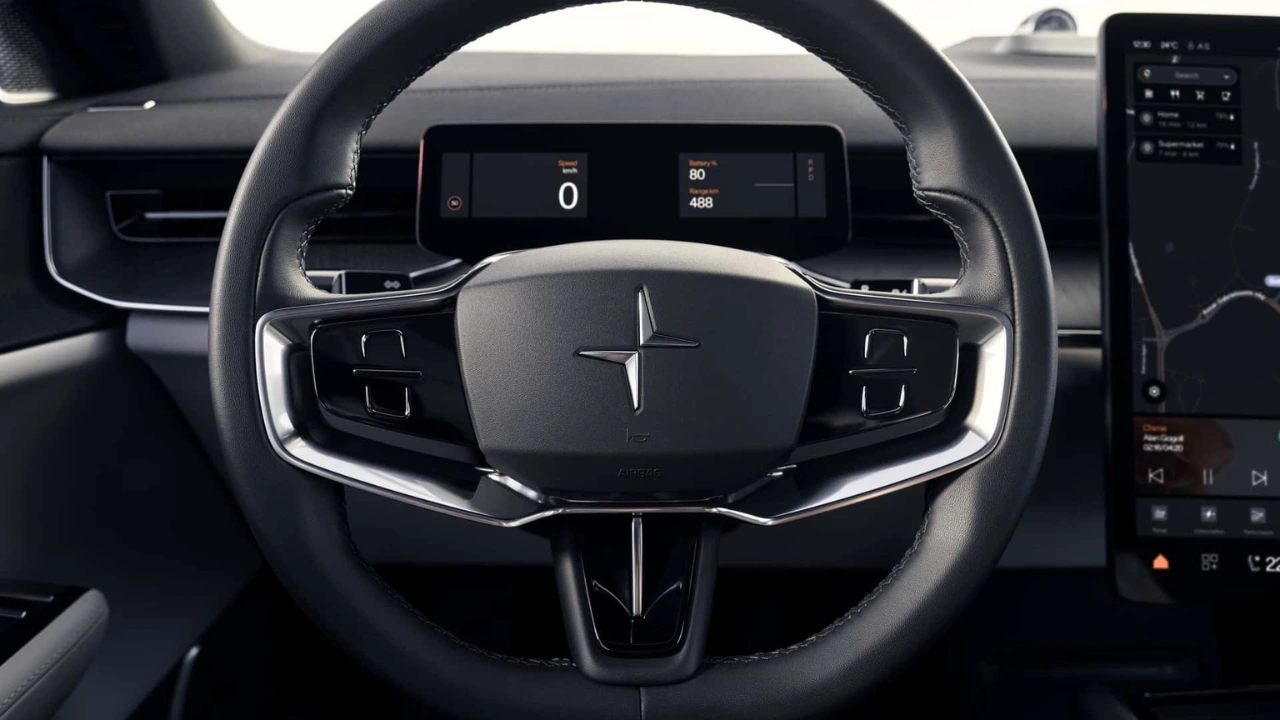 2026 Polestar 3 stuurwiel en digitaal dashboard met snelheid en batterij-weergave