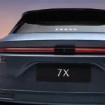 2026 Zeekr 7X Achteraanzicht met LED-achterlichtbalk Over Volledige Breedte