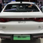 BYD Qin L DM-i 2026 Recht Achteraanzicht - LED-Achterlichten over Volledige Breedte