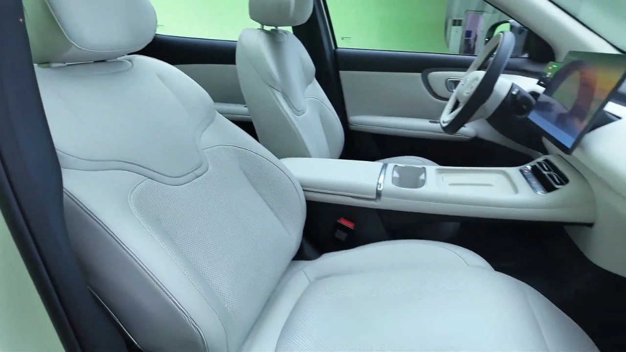 Changan Nevo Q05 Premium Voorstoelen met 8-Punts Massage en Ventilatiefuncties