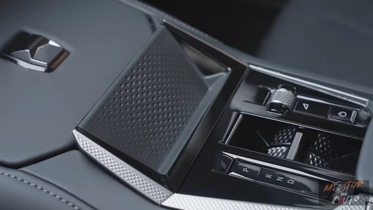 DS nr. 4 middenconsole detail