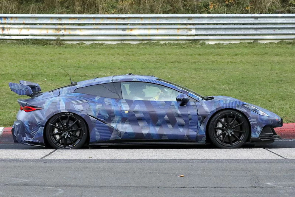 Denza Z Elektrische Supercar Zijprofiel - Circuit-Klaar Aerodynamisch Ontwerp