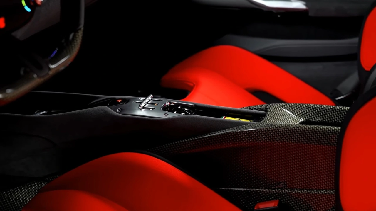 Ferrari SC40 Middenconsole