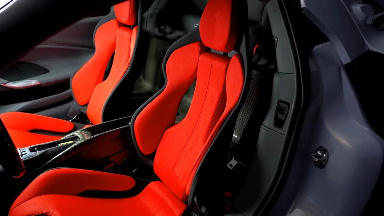 Ferrari SC40 Volledig Interieur - Rood Jacquard en Carbon-Kevlar