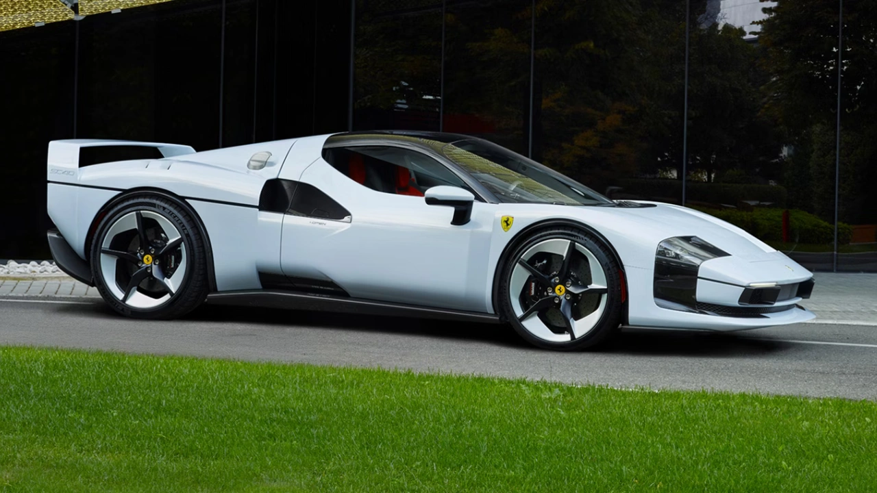 Ferrari SC40 Zijprofiel - NACA Kanaal Ontwerp en Verhoudingen