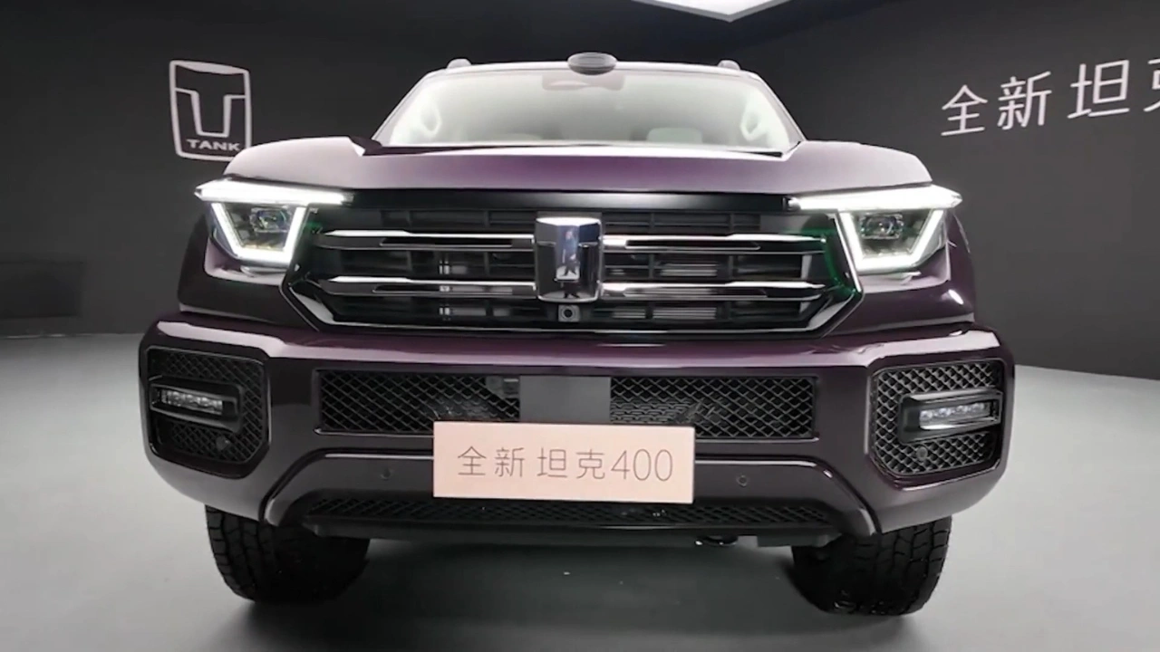 GWM Tank 400 PHEV 2026 Vooraanzicht met Op Dak Gemonteerde LiDAR Technologie