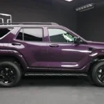 GWM Tank 400 PHEV 2026 Zijprofiel met Dakrek en Dunhuang Paars Afwerking