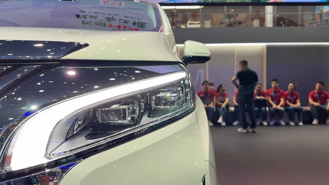 GWM Wey Gaoshan 7 LED Koplamp Close-Up Detail