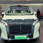 GWM Wey Gaoshan 7 Vooraanzicht met Chroom Waterval Grille