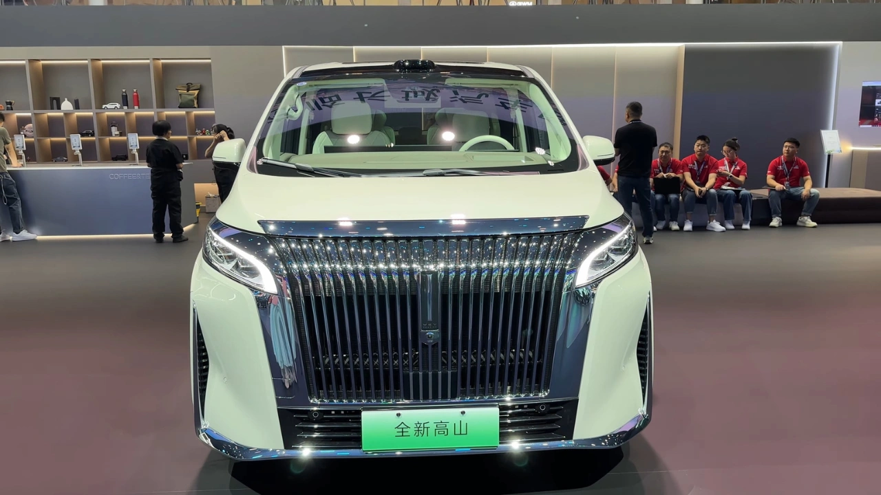 GWM Wey Gaoshan 7 Vooraanzicht met Chroom Waterval Grille