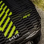 Kia EV4 GT 2026 - Motorkap Camouflage Detail met GT Graphics