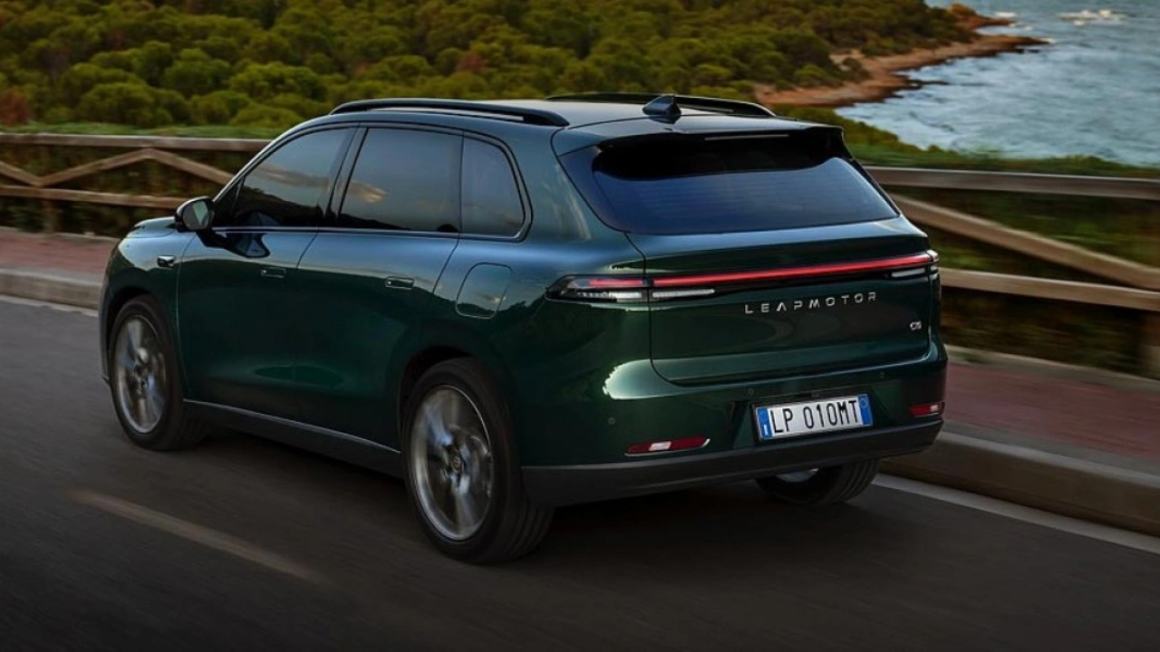Leapmotor C10 AWD Achterontwerp - LED-lichtbalk en Prestatie-styling