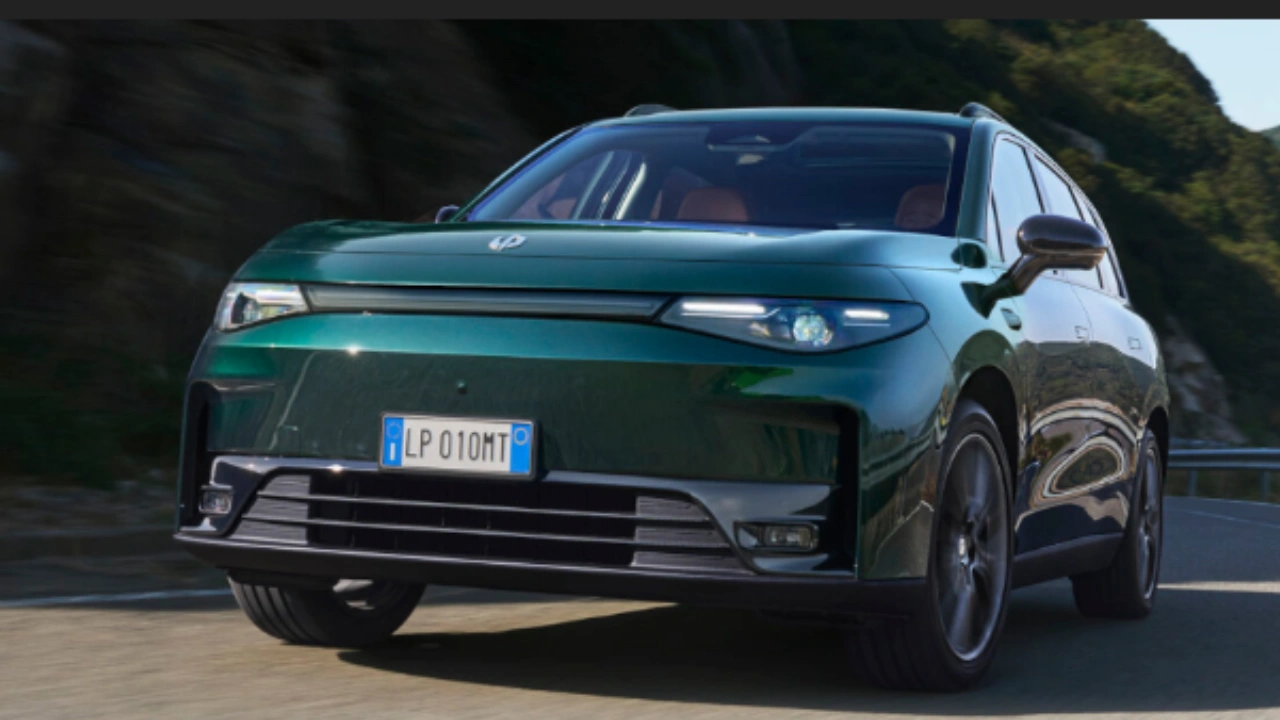 Leapmotor C10 AWD Vooraanzicht in Beweging - 598 PK Elektrische SUV