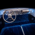 Mercedes-Benz Vision Iconic Hyper-Analoog Interieur met Blauwe Fluwelen Zitplaatsen