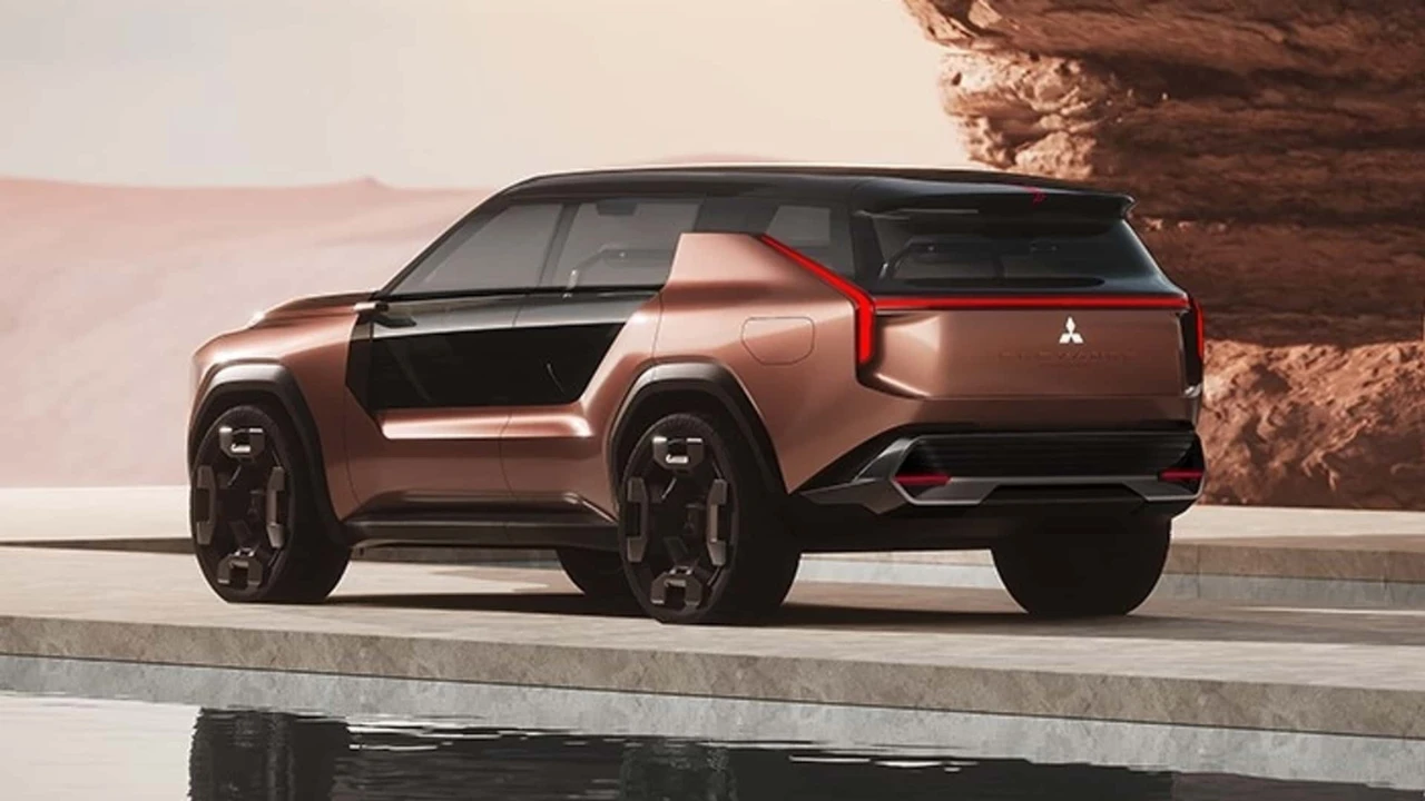 Mitsubishi Elevance Concept Achterkant Driekwart Profiel met Onderscheidende LED Achterlichten