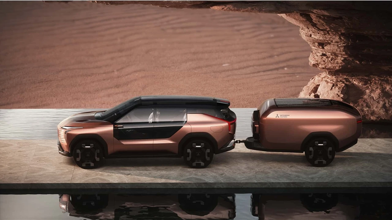 Mitsubishi Elevance Concept Zijprofiel Trekkend Camping Aanhanger