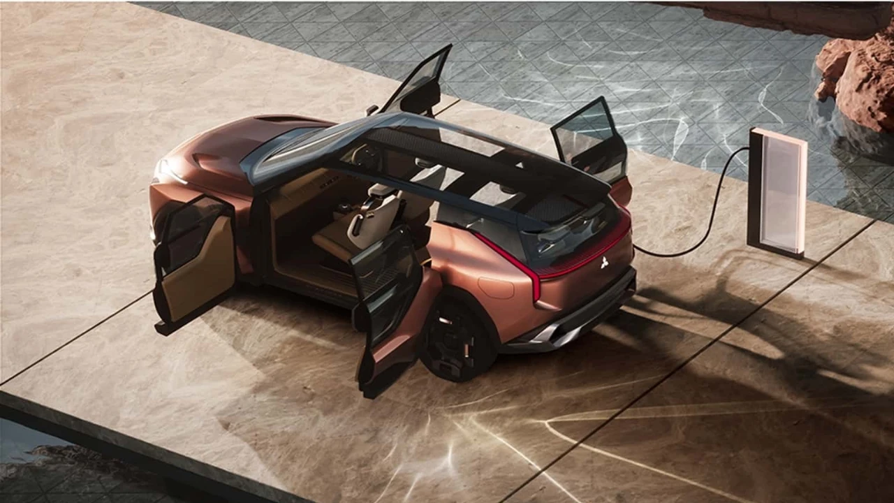 Mitsubishi Elevance Concept met Open Deuren