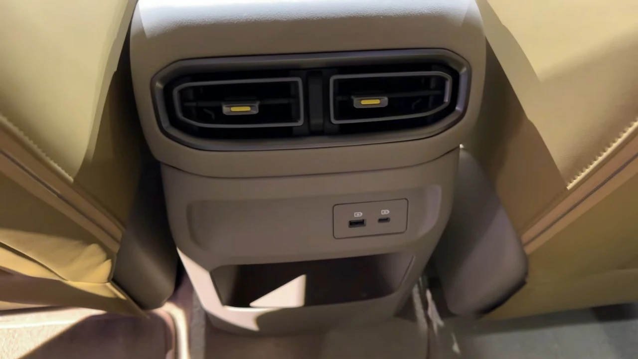 Nissan Frontier Pro PHEV Achtervoorzieningen - Klimaatregeling en Opladen