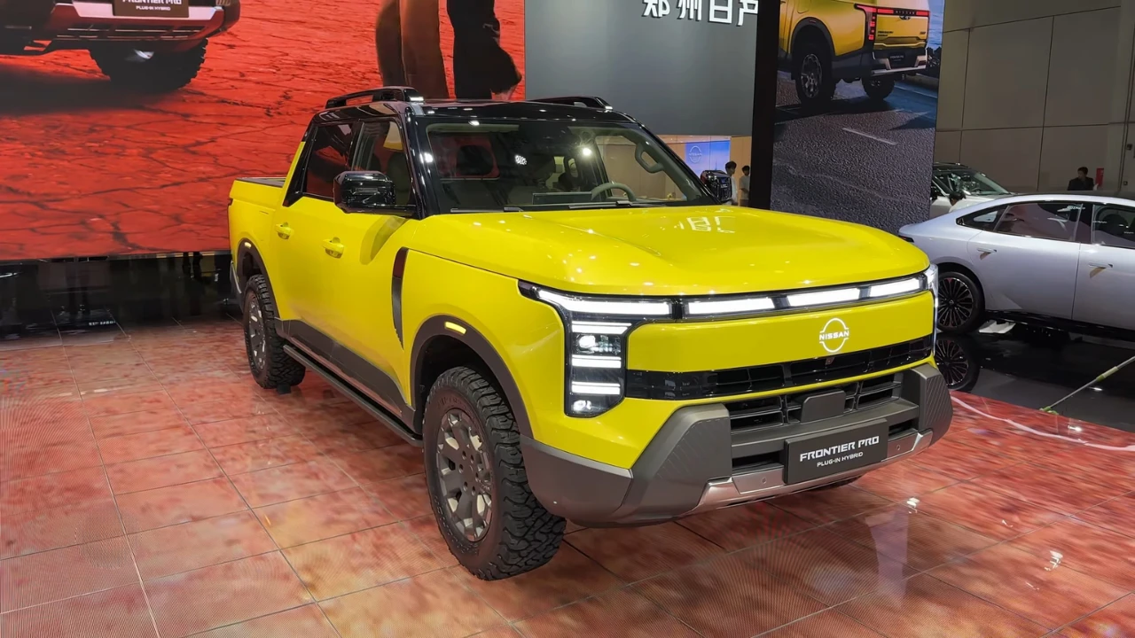 Nissan Frontier Pro PHEV Zijhoek