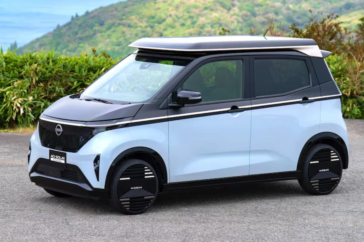 Nissan Sakura Ao-Solar Extender Driekwart Vooraanzicht