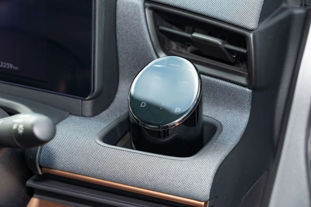 Nissan Sakura Elektrische Rijstand Kiezer Detail