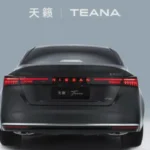 Nissan Teana 2026 Achteraanzicht met Verlichte LED-Achterlichten