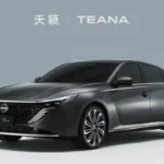Nissan Teana 2026 Compleet Zijaanzicht met Premium Wielen