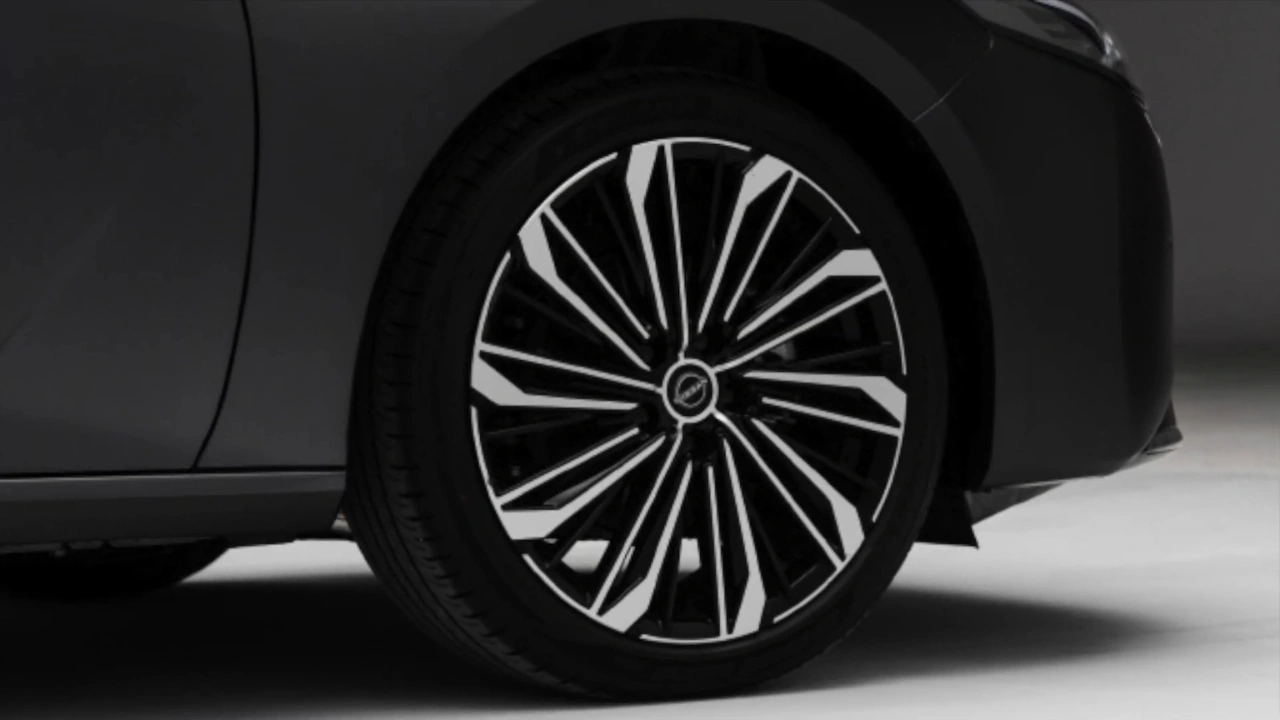 Nissan Teana 2026 Premium 19-Inch Lichtmetalen Wiel Detail