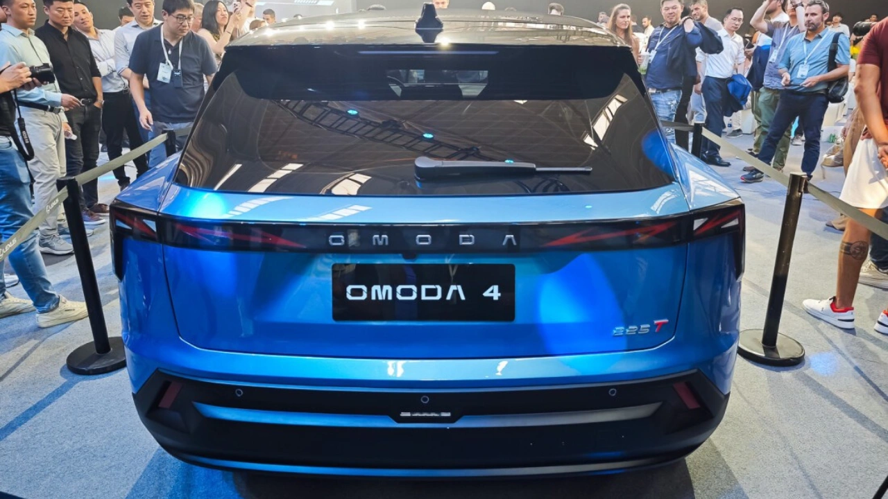 Omoda 4 Achterontwerp met Bliksem LED-Achterlichten