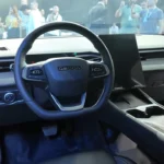 Omoda 4 Bestuurderscockpit met Lamborghini-Stijl Startknop