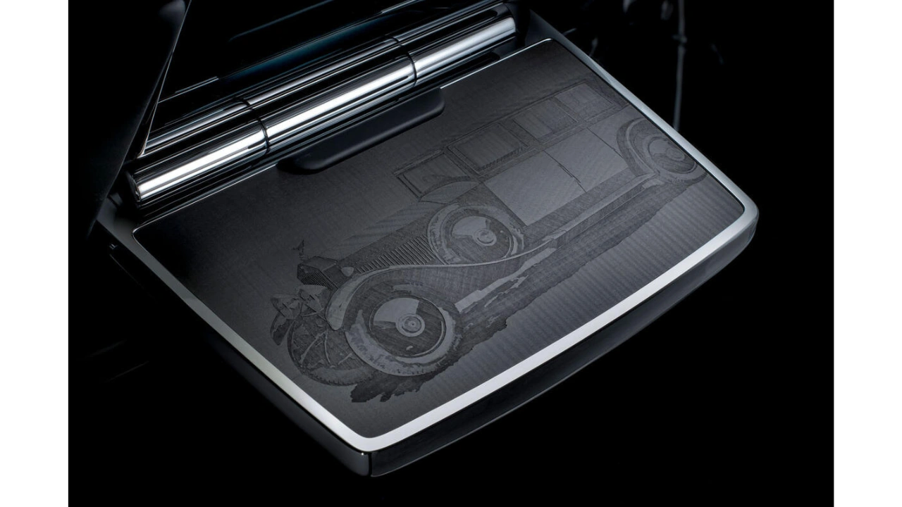 Rolls-Royce Phantom Centenary Achter Picknicktafel - Historische Etsen