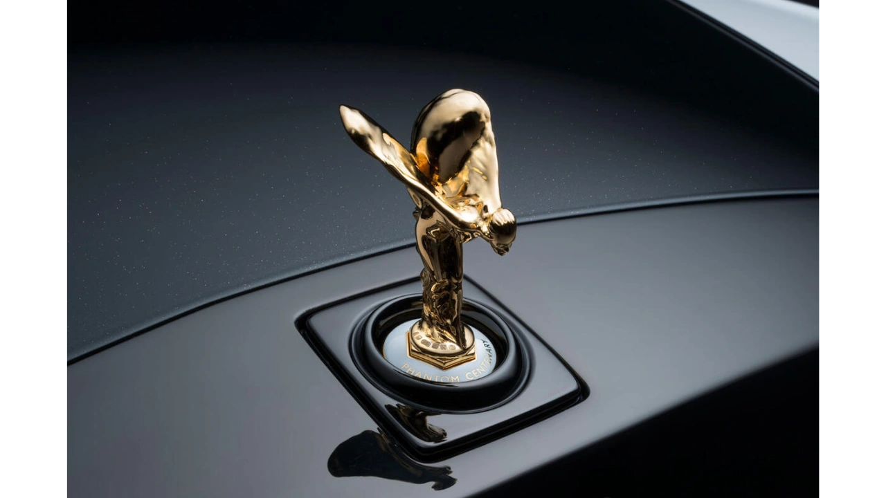 Rolls-Royce Phantom Centenary Gouden Spirit of Ecstasy