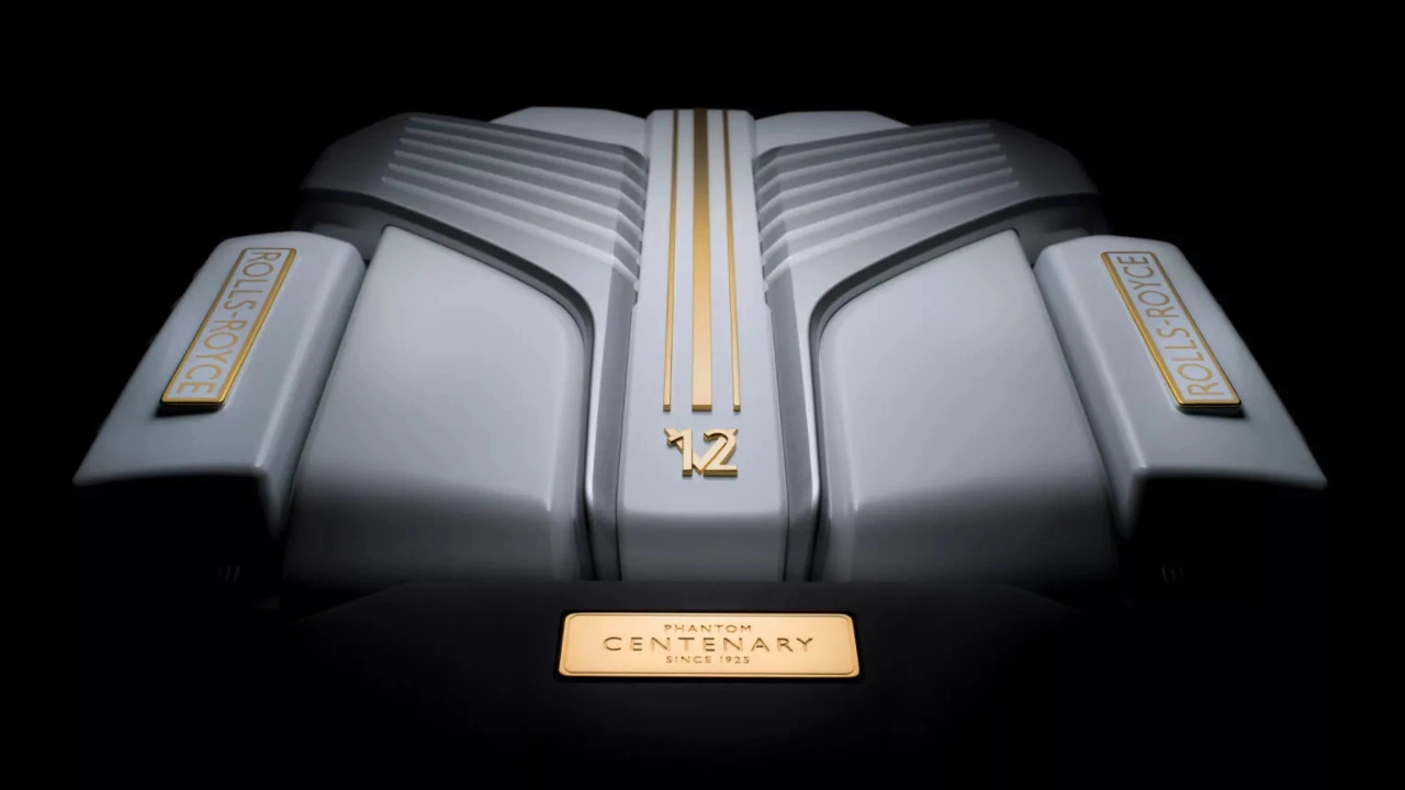 Rolls-Royce Phantom Centenary V12 Motorafdekking - Arctic White met Goud
